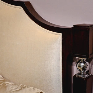 Кровать с решеткой отделка шпон вишни C, ткань светло-бежевый велюр