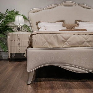 Кровать с решеткой отделка серебряное напыление, ткань Tiffany-01