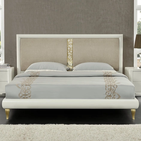 Кровать с решеткой отделка шпон дуба в лаке цвета топленого молока, сусальное золото, ткань светло-серый велюр от FRATELLI BARRI, FB.BD.TR.1