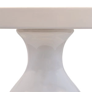 Обеденный стол отделка белый блестящий лак