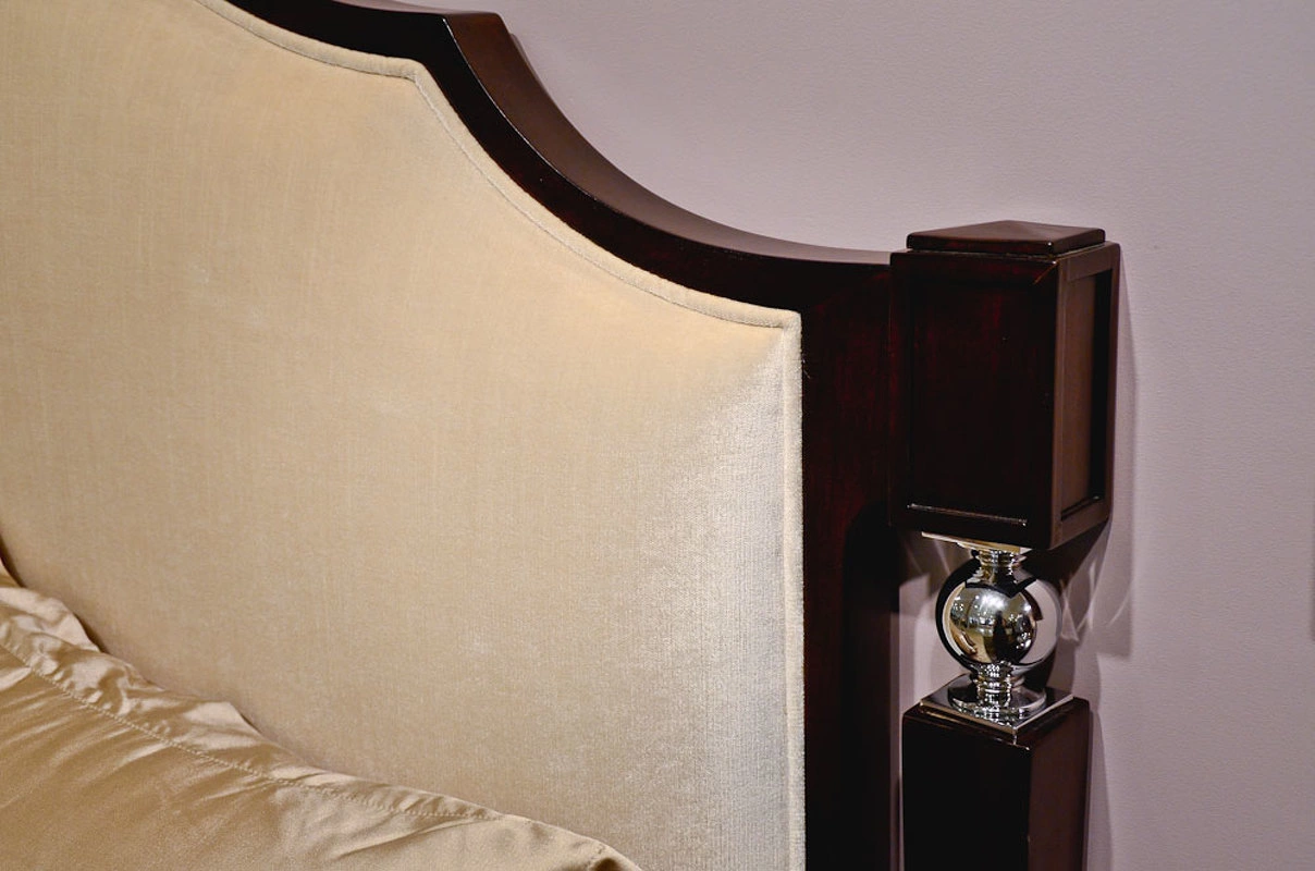 Кровать с решеткой отделка шпон вишни C, ткань светло-бежевый велюр от FRATELLI BARRI, FB.BD.MES.2