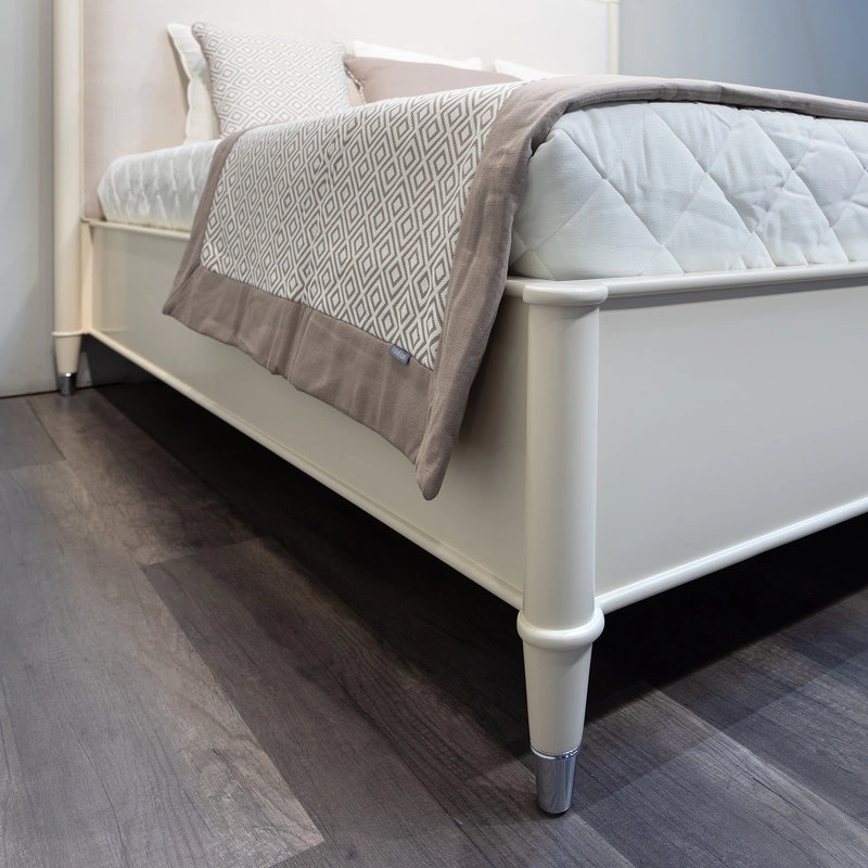 Кровать с решеткой отделка матовый бежевый лак, ткань Jeanie-02 от FRATELLI BARRI, FB.BD.MD.677
