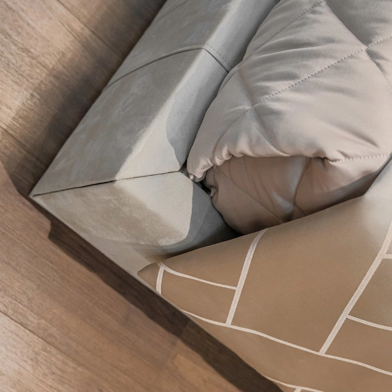 Кровать с решеткой Hamptons отделка ткань кат. С, матовый лак Genesis 15, цвет металла полированная сталь от FRATELLI BARRI, FB.BD.HS.10